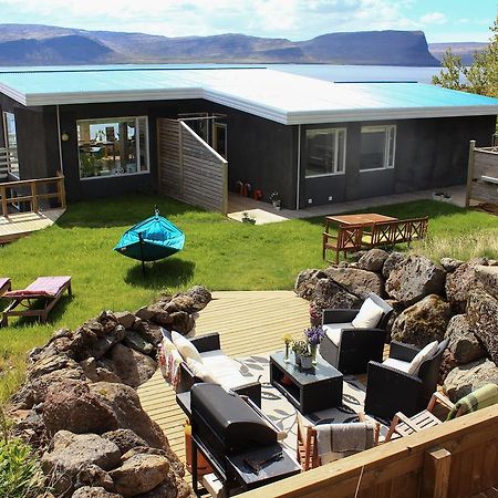 Guesthouse Stekkabol Patreksfjordur Buitenkant foto