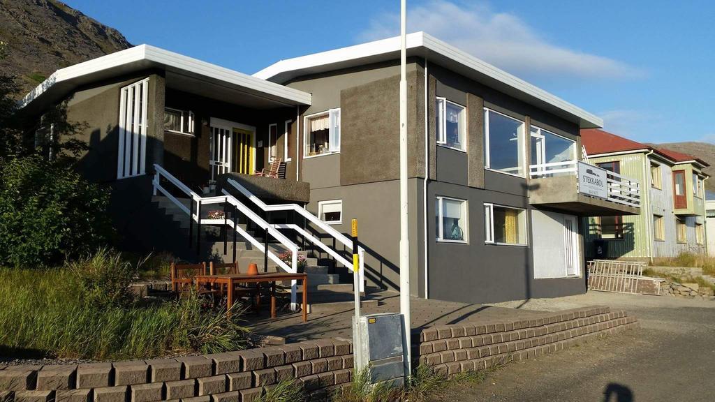 Guesthouse Stekkabol Patreksfjordur Buitenkant foto